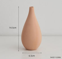 Load image into Gallery viewer, Aran Ceramic Vase

